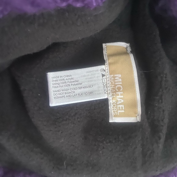 Women’s Purple Michael Kors Winter Hat - Picture 3 of 3